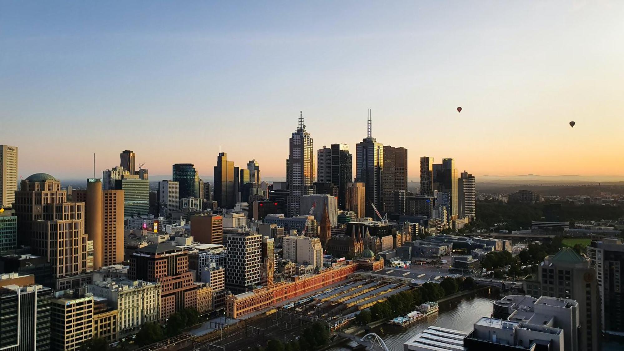 Readyset Apartments At Madison Melbourne City Exterior foto