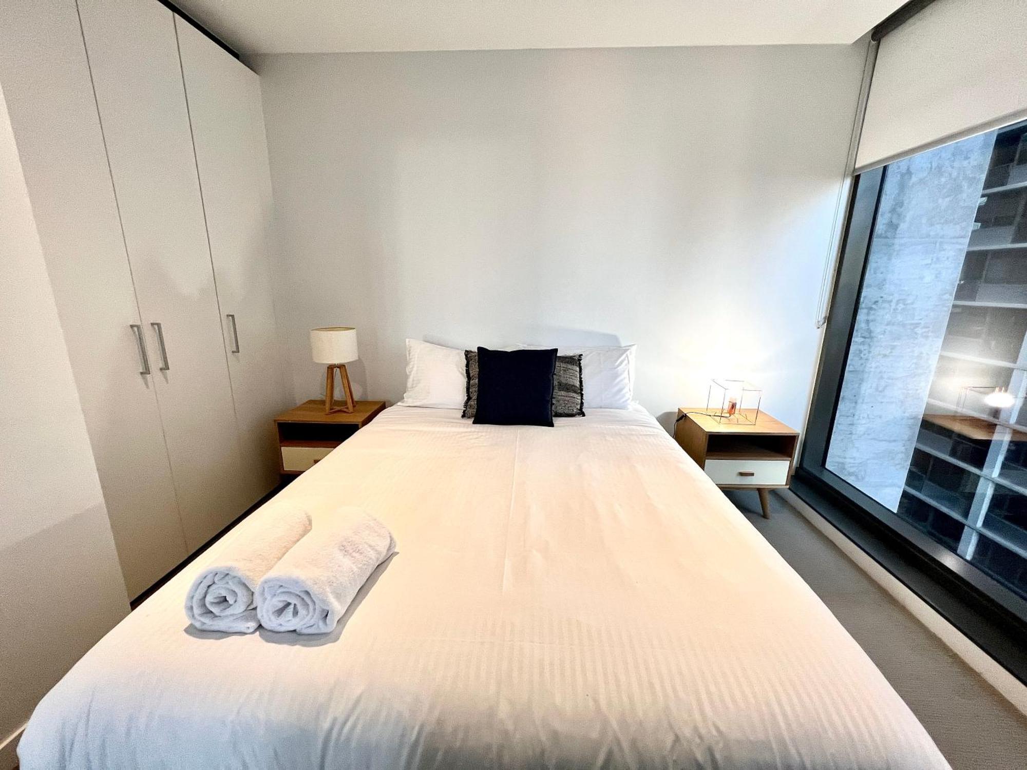 Readyset Apartments At Madison Melbourne City Exterior foto