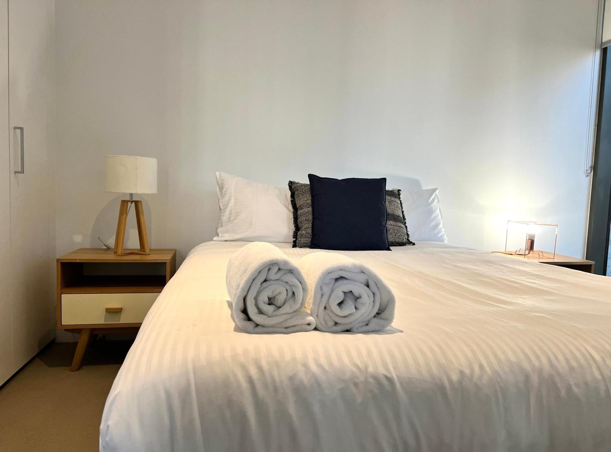 Readyset Apartments At Madison Melbourne City Exterior foto
