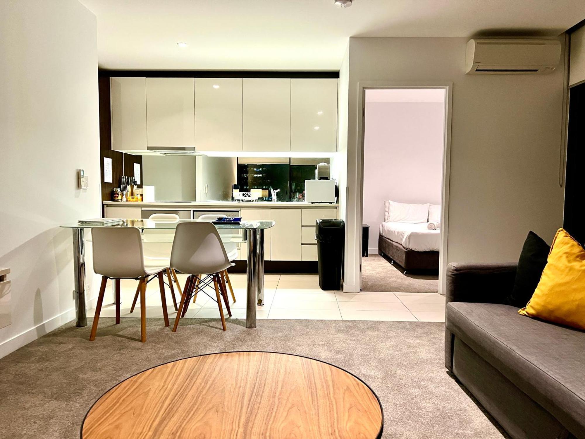 Readyset Apartments At Madison Melbourne City Exterior foto