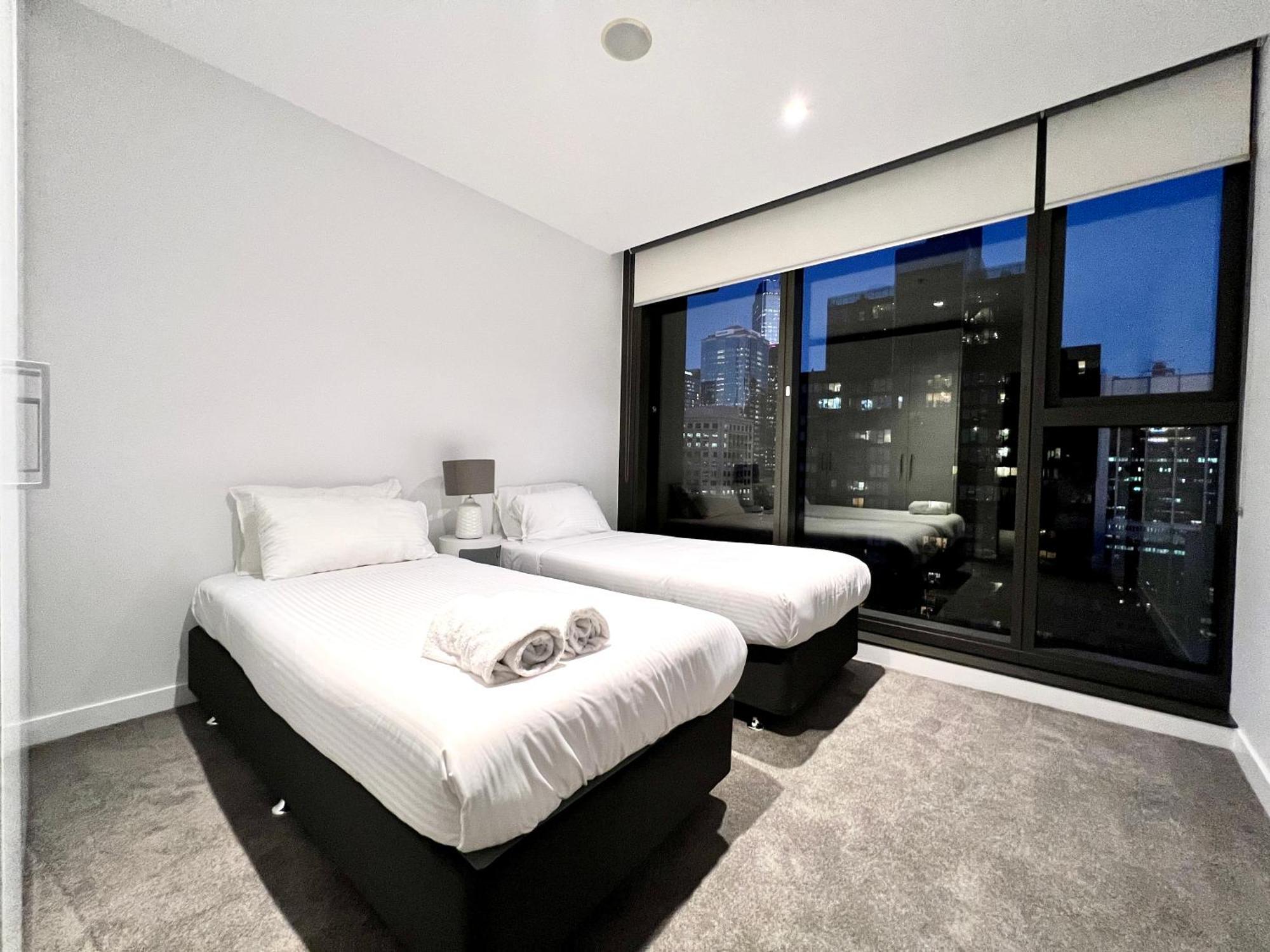 Readyset Apartments At Madison Melbourne City Exterior foto