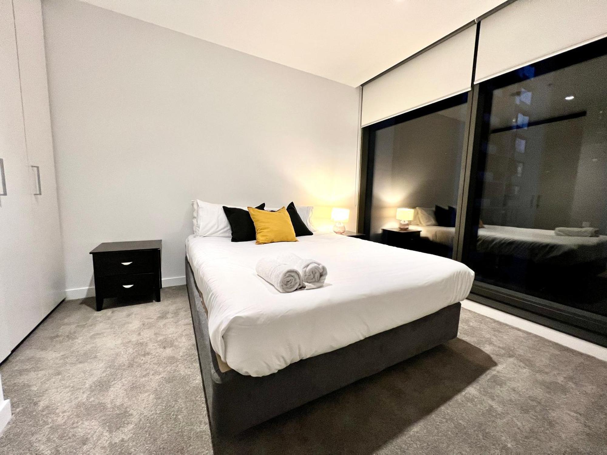 Readyset Apartments At Madison Melbourne City Exterior foto