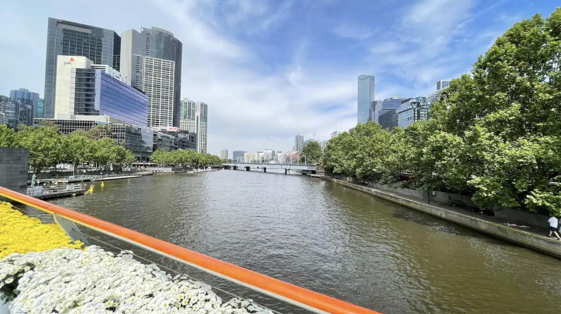 Readyset Apartments At Madison Melbourne City Exterior foto