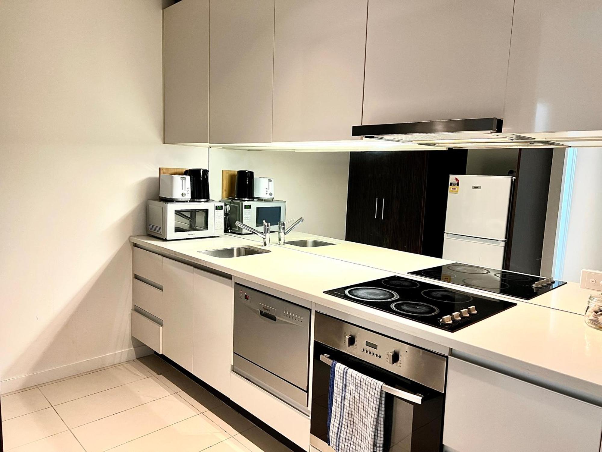 Readyset Apartments At Madison Melbourne City Exterior foto