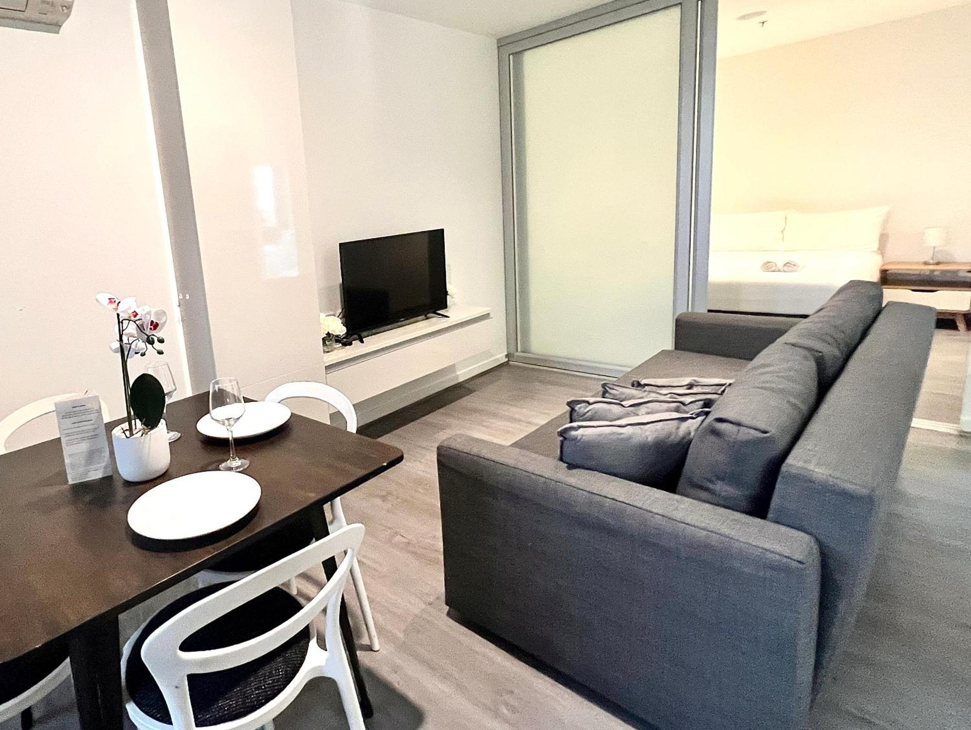 Readyset Apartments At Madison Melbourne City Exterior foto