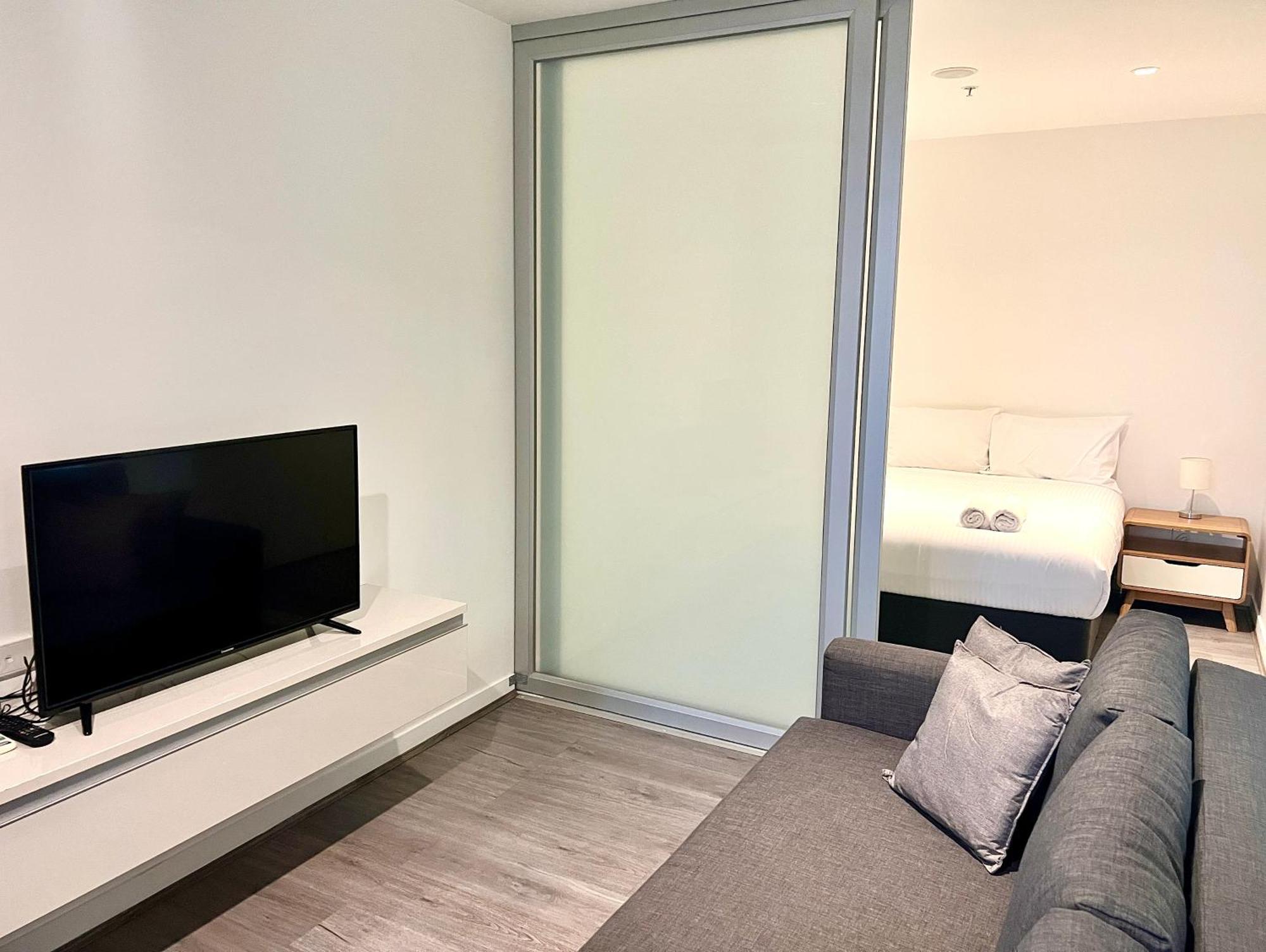 Readyset Apartments At Madison Melbourne City Exterior foto