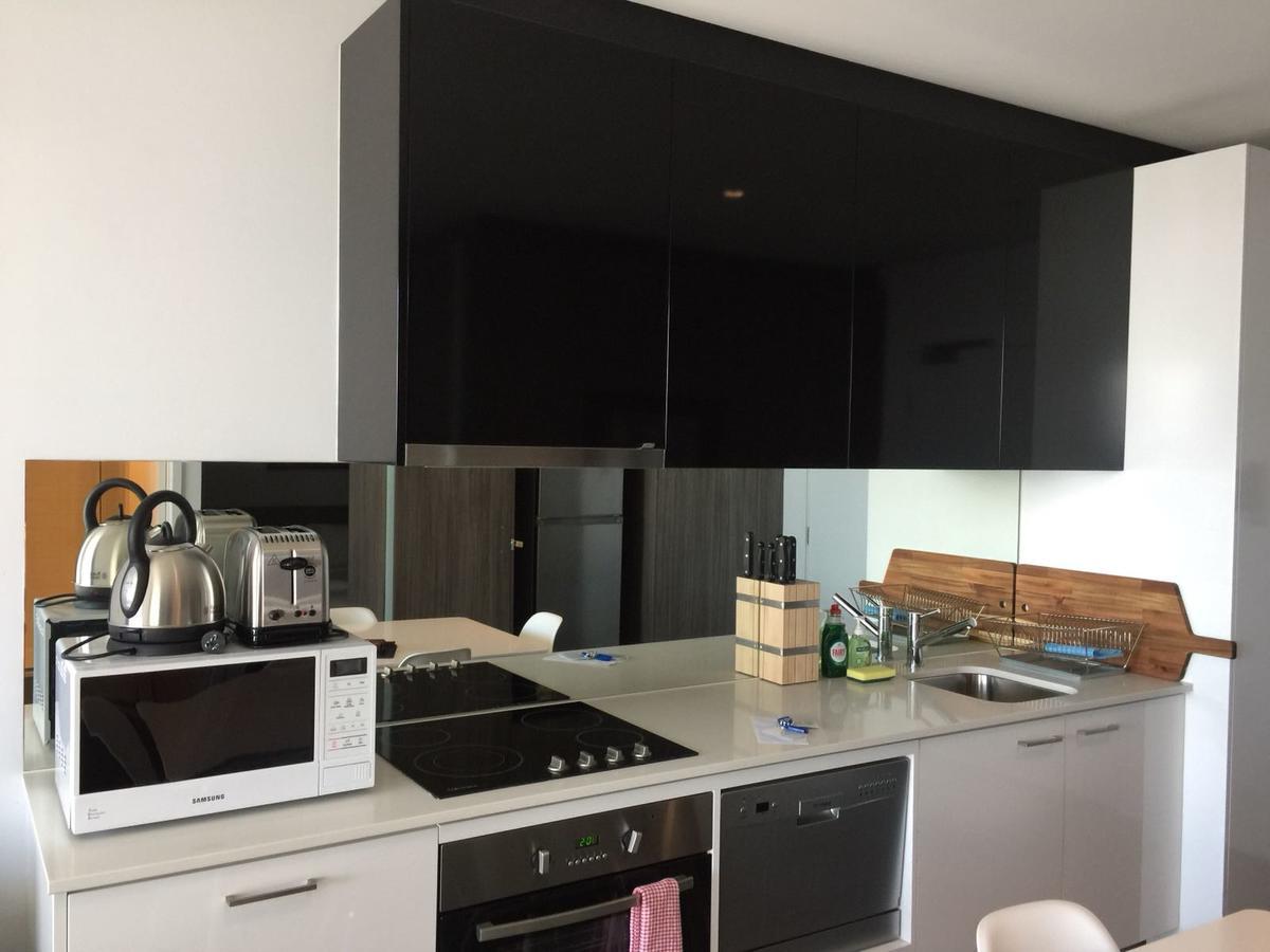 Readyset Apartments At Madison Melbourne City Exterior foto